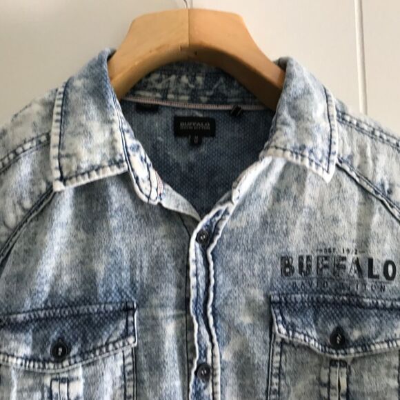 Buffalo Washed Denim Button down (M) - Picture 4 of 11